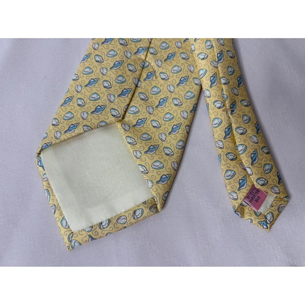 VINEYARD VINES Mens Yellow Seashell 100% Silk Necktie OS Nautical Preppy Classic